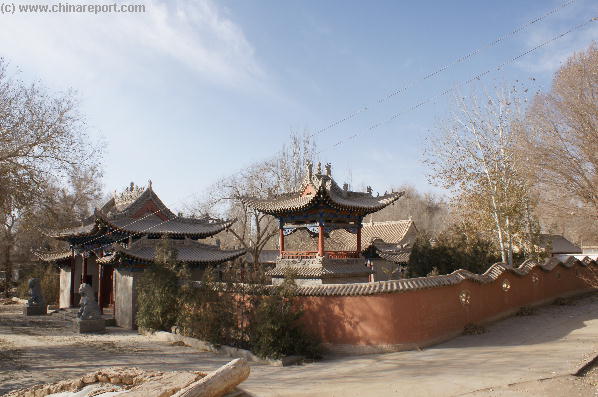 Walk around White Horse Temple & Park !