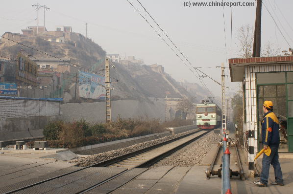 Railroad Crossing (1) Near Main Mosque of Lanzhou. By China Report.com